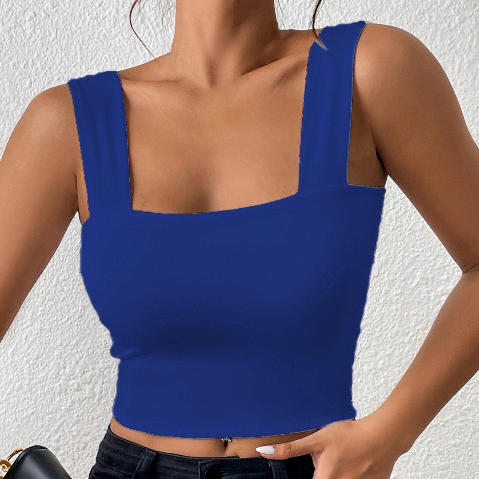 thumbnail image 2 of Camiseta sin mangas ajustada con tirantes anchos para mujer: camiseta sexy sin mangas de punto, mezcla de poliéster para el verano, 2 of 4
